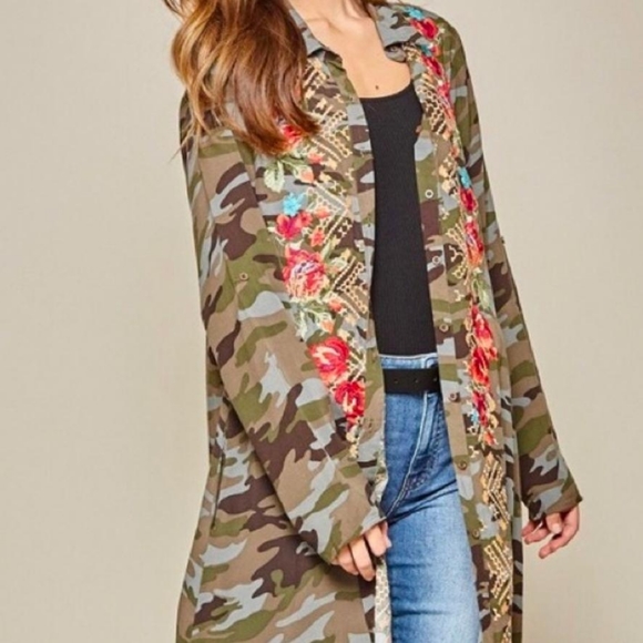 CAMOUFLAGE PRINT EMBROIDERED MAXI DRESS DUSTER 🎉HOST PICK🎉 - Picture 3 of 9